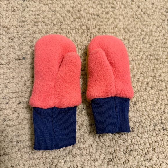 Patagonia baby pita pocket mittens 3-6mo - Picture 2 of 2